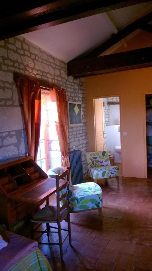 Gite Du Manoir Des Roches Saires Eksteriør billede