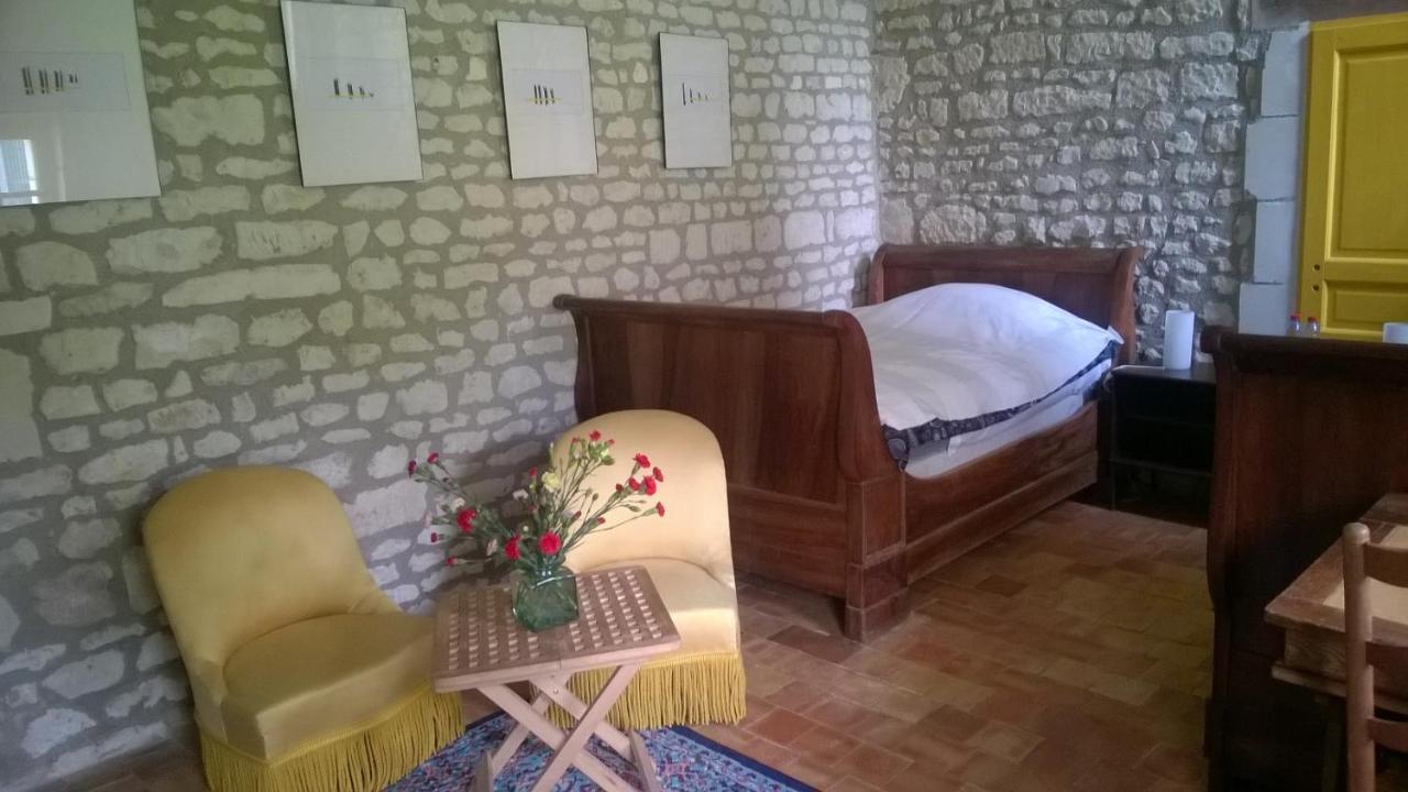 Gite Du Manoir Des Roches Saires Eksteriør billede