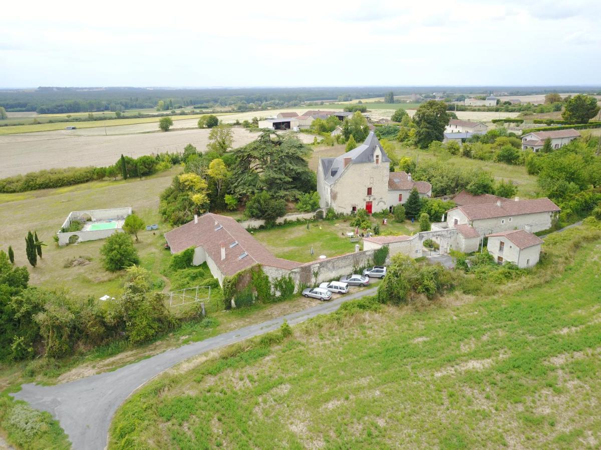 Gite Du Manoir Des Roches Saires Eksteriør billede